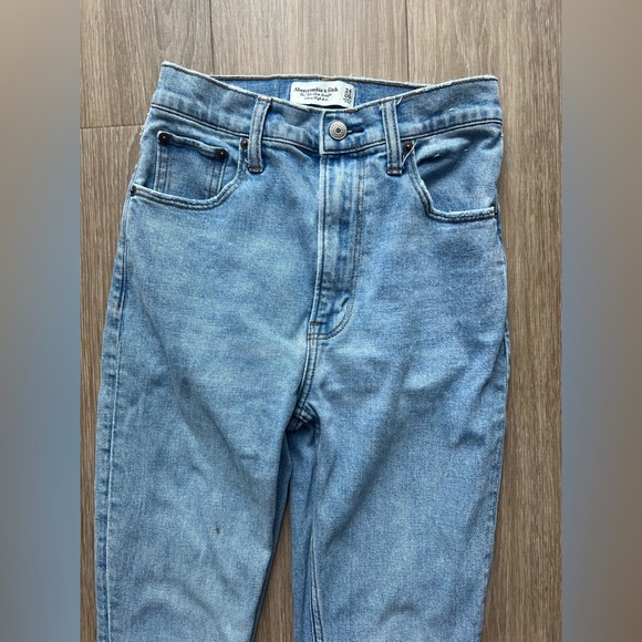 Abercrombie & Fitch 90s Slim Straight Ultra High Rise Blue Jeans Size 00L - Picture 4 of 5
